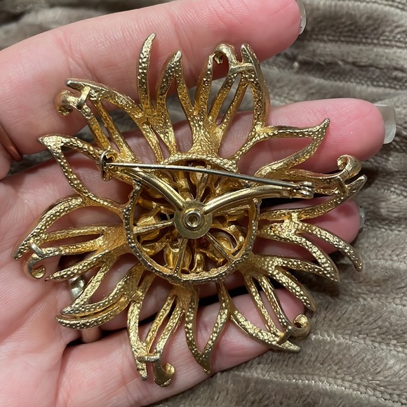 Vintage brooch mid century modern sunburst design with gold tone metal - Picture 3 of 6